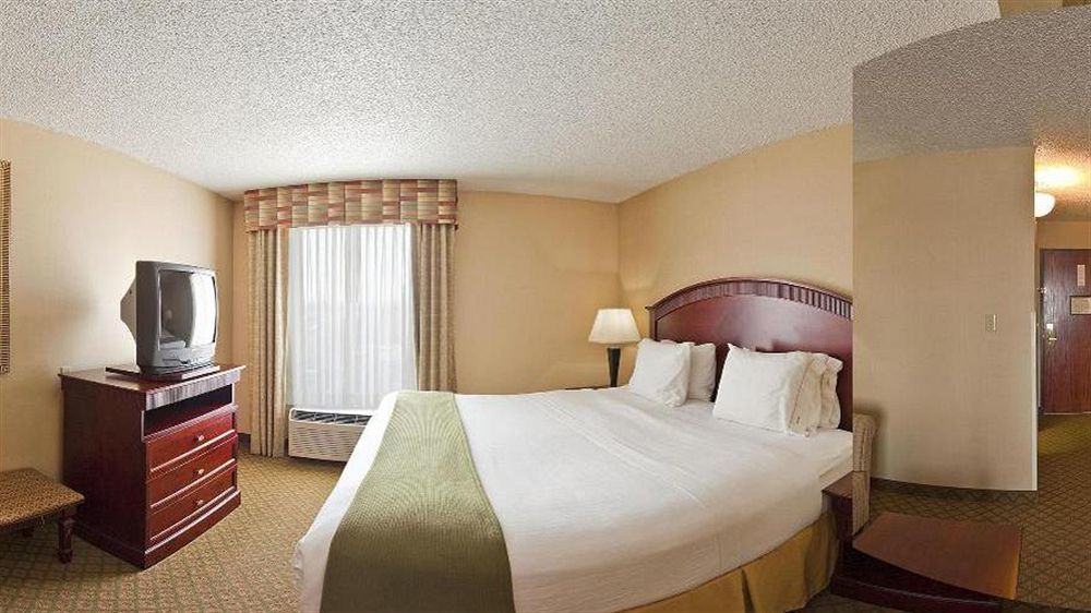 Holiday Inn Express Hotel & Suites Bentonville By Ihg Екстер'єр фото